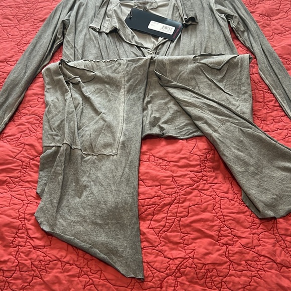 NWT. Johnny Was “Pete and Greta” thin knit cardigan. - Picture 4 of 7